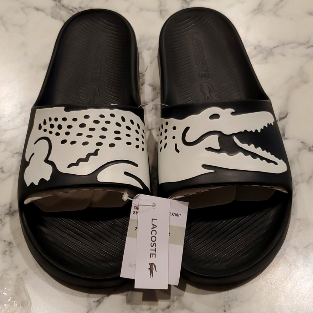 Lacoste™ Croco 2.0 0721 2 CMA and sport a rad look and feel the comfort of slip-